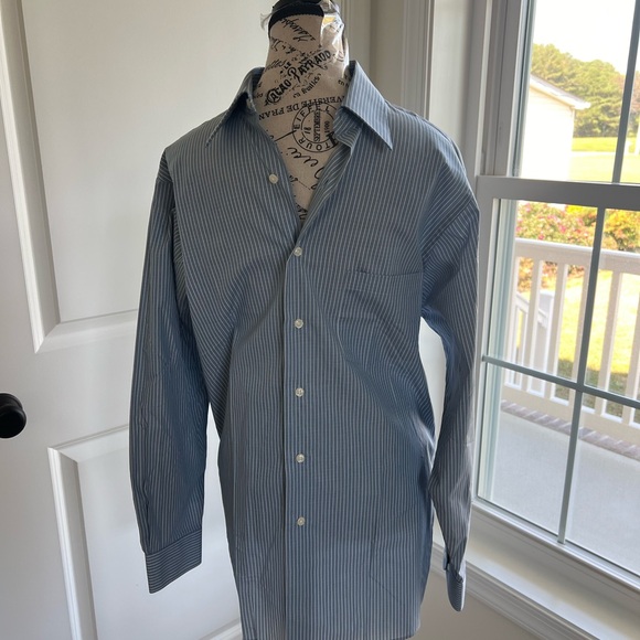2 NWOT Van Heusen Men’s Long Sleeve Button Down Shirts - Picture 10 of 11